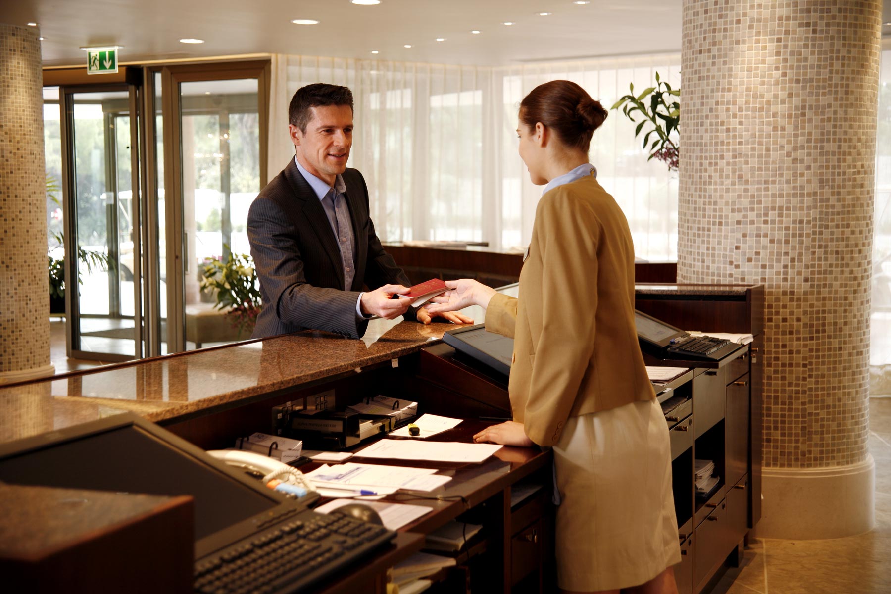 consultant hotelis